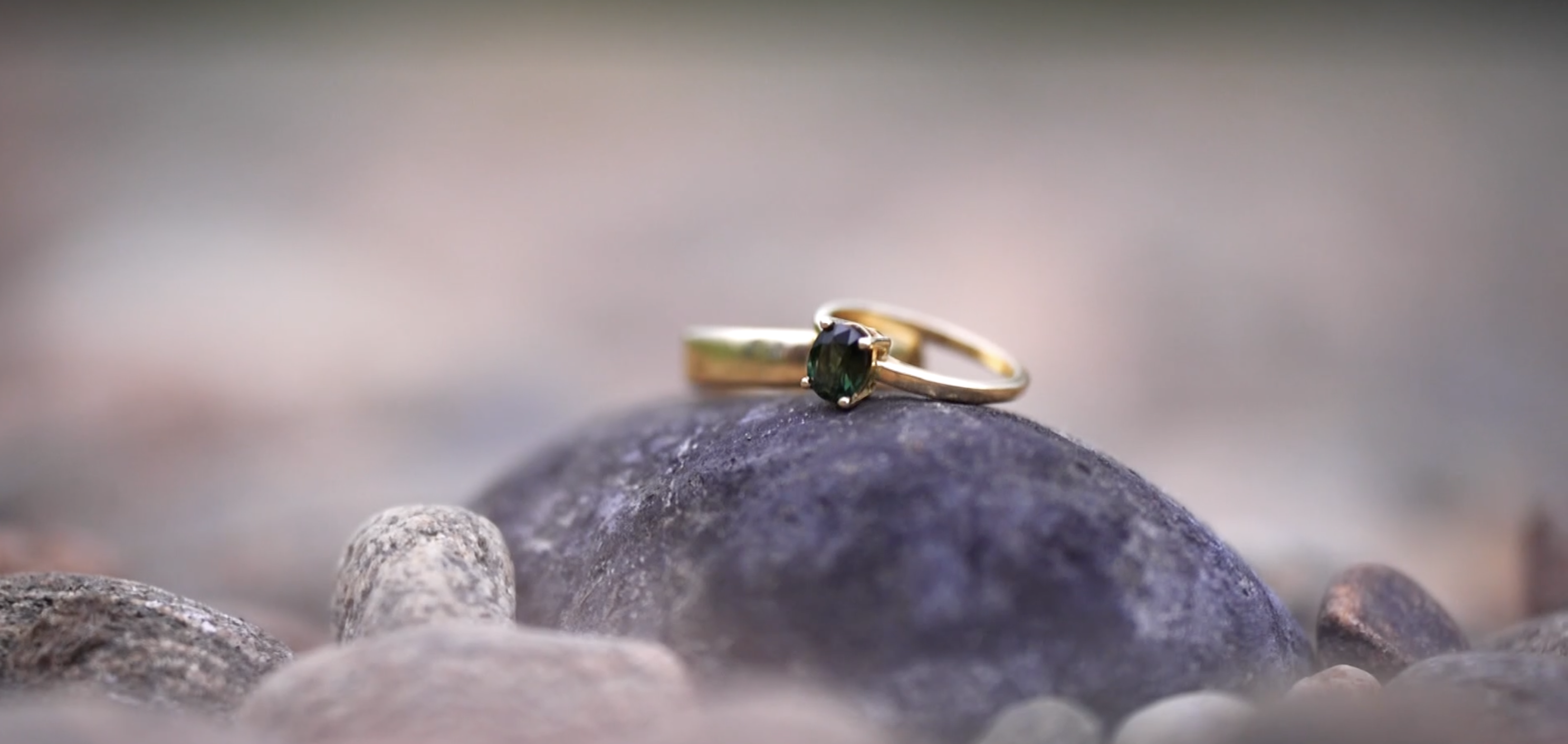 'I'm with the right guy': Man spends months panning for gold to craft engagement ring — Reading Community news