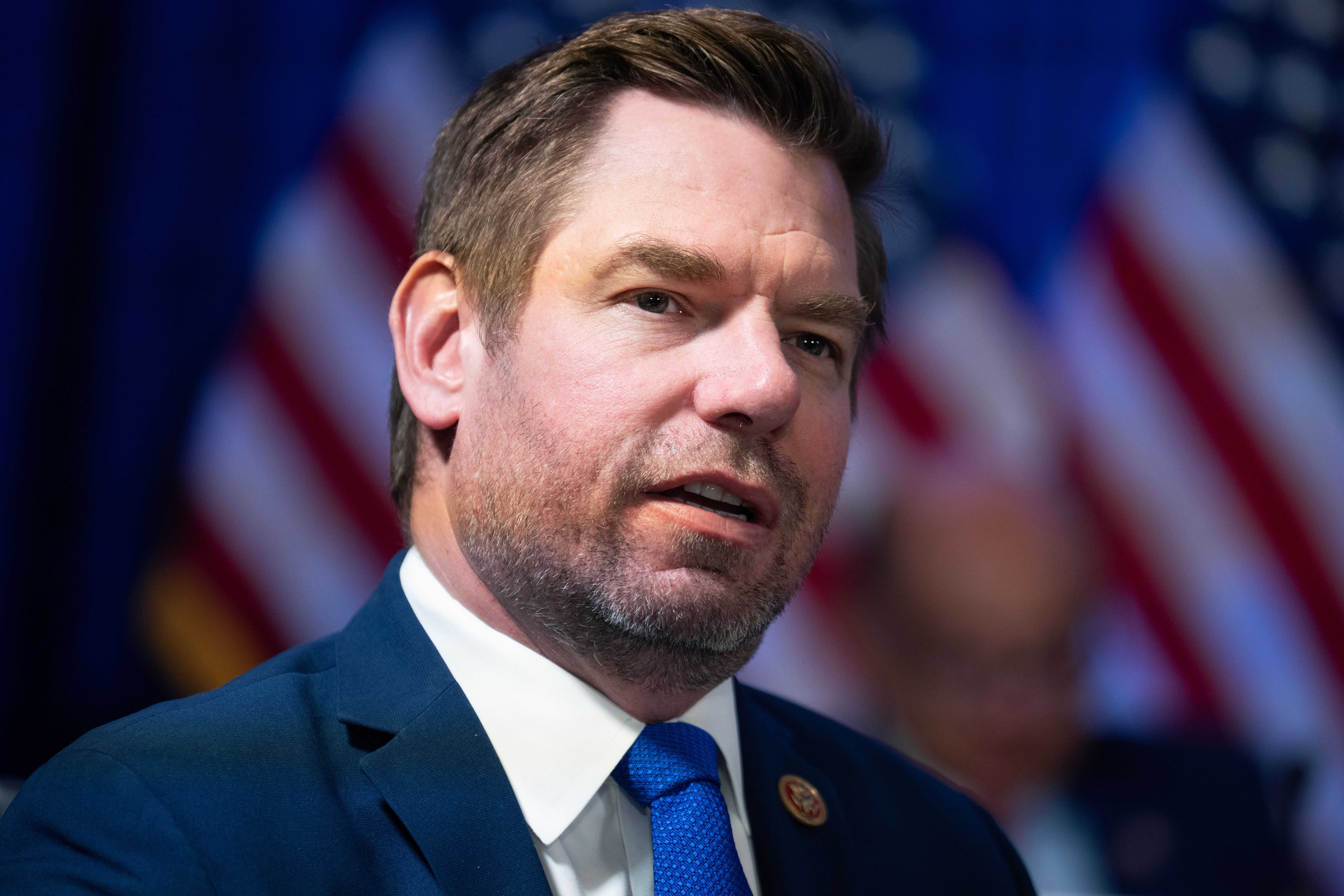 FBI searches Beverly Hills mansion tied to former Rep. Eric Swalwell — Reading Community news